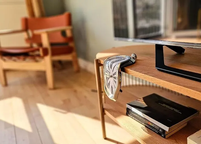 Danish Designer Flat In Center